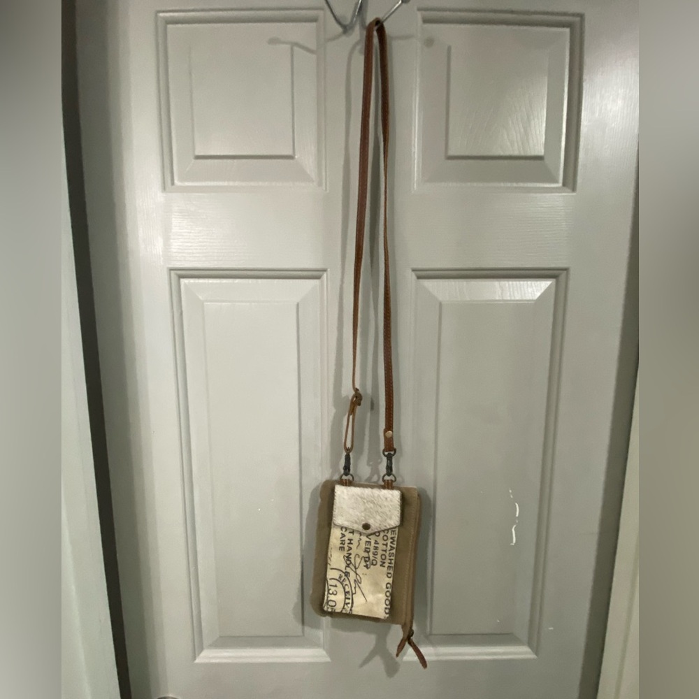 Vintage Style Brown and Cream Crossbody
